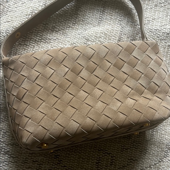 Suede woven shoulder bag - Picture 7 of 7